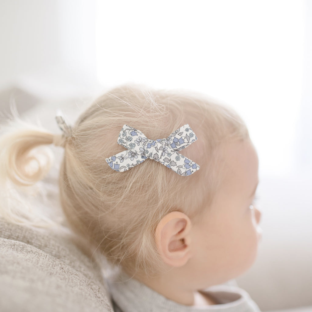 Thea Petite Bow Clip